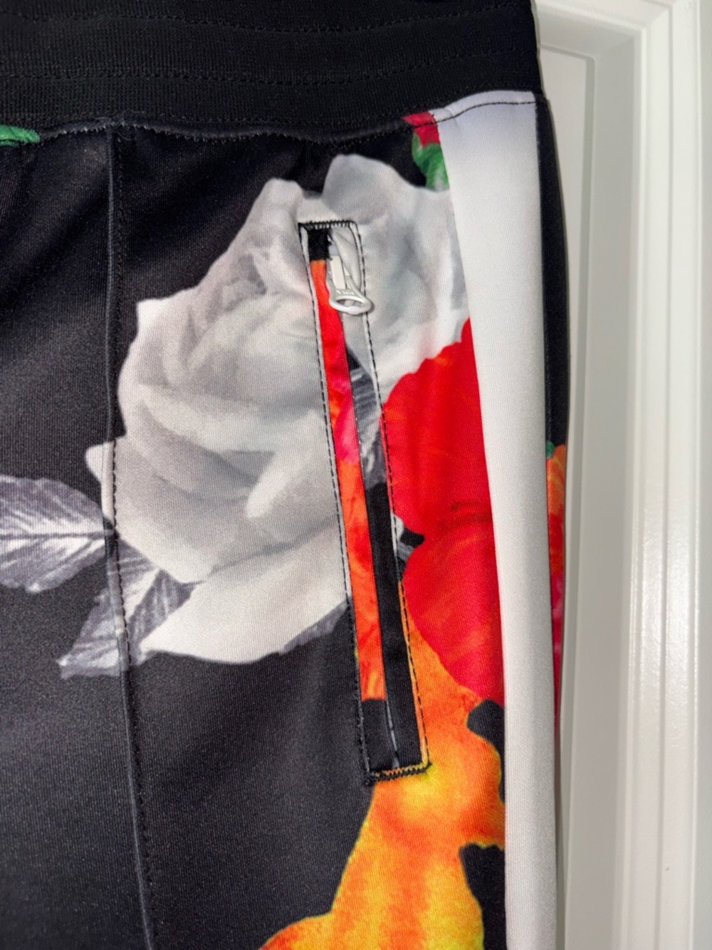 PAM & GELA Floral Print Track Cigarette Pant Size P/Small - Picture 12 of 13